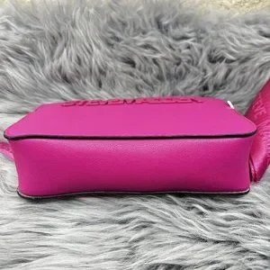 Steve Madden Hot Pink Logo Belt Bag Fanny Waist Pack Airpod Tik Tok Viral  NWT